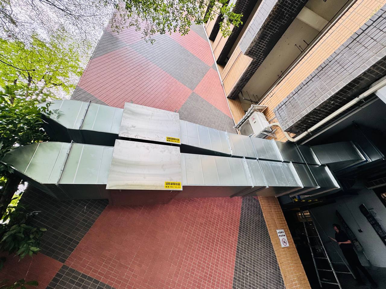 五股公有市場 室外風管及除味箱整合